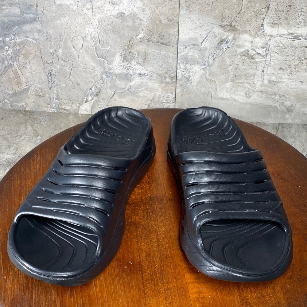 Hoka One One Men’s Size 10 ORA Recovery Comfort Black Slides - Picture 2 of 6